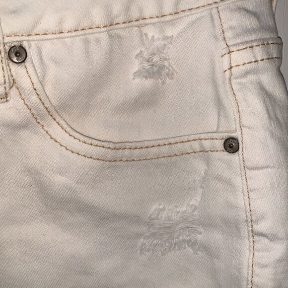 RSQ Womens Vintage High Rise Distressed White Denim Shorts Size 1/25 - Picture 7 of 10